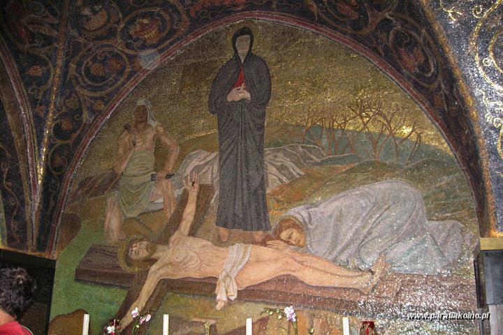 18 Mozaika nad oltarzem Stacji XI.jpg